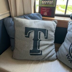 Pottery barn bedroom decorations